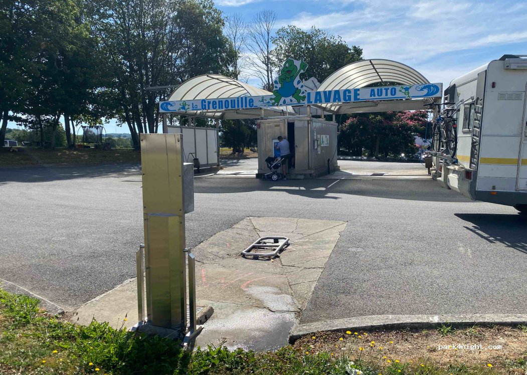 Aire de camping-cars Châlus — foto 2