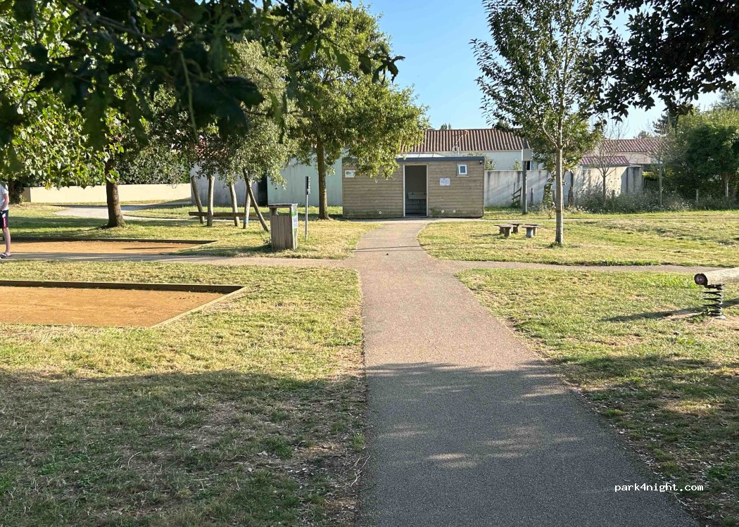 (85470) Brem-sur-Mer - Rue du Chaponnet — foto 2