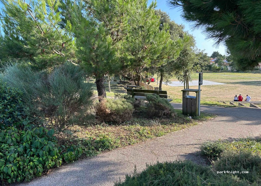 (85470) Brem-sur-Mer - Rue du Chaponnet — foto 3
