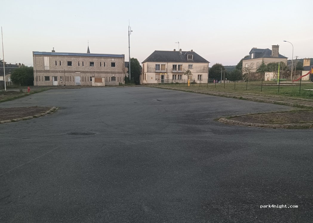 (53140) Pré-en-Pail-Saint-Samson - 13 Rue du Champ de Foire — foto