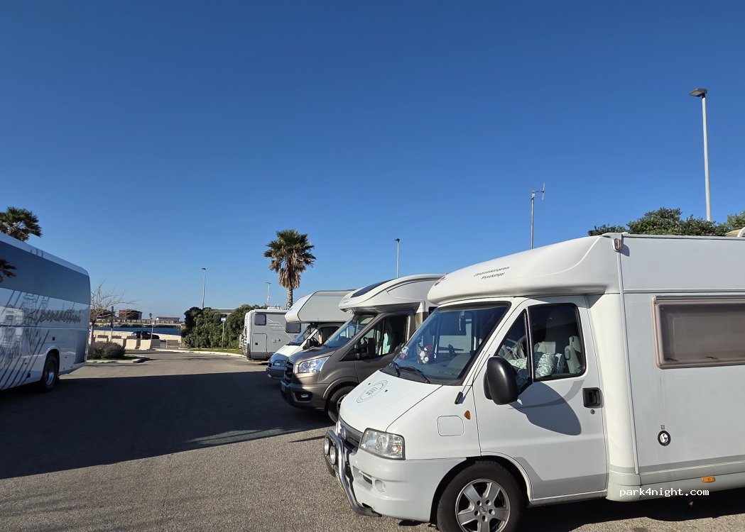 (70043) Monopoli - Via Remigio Ferrertti — foto 4