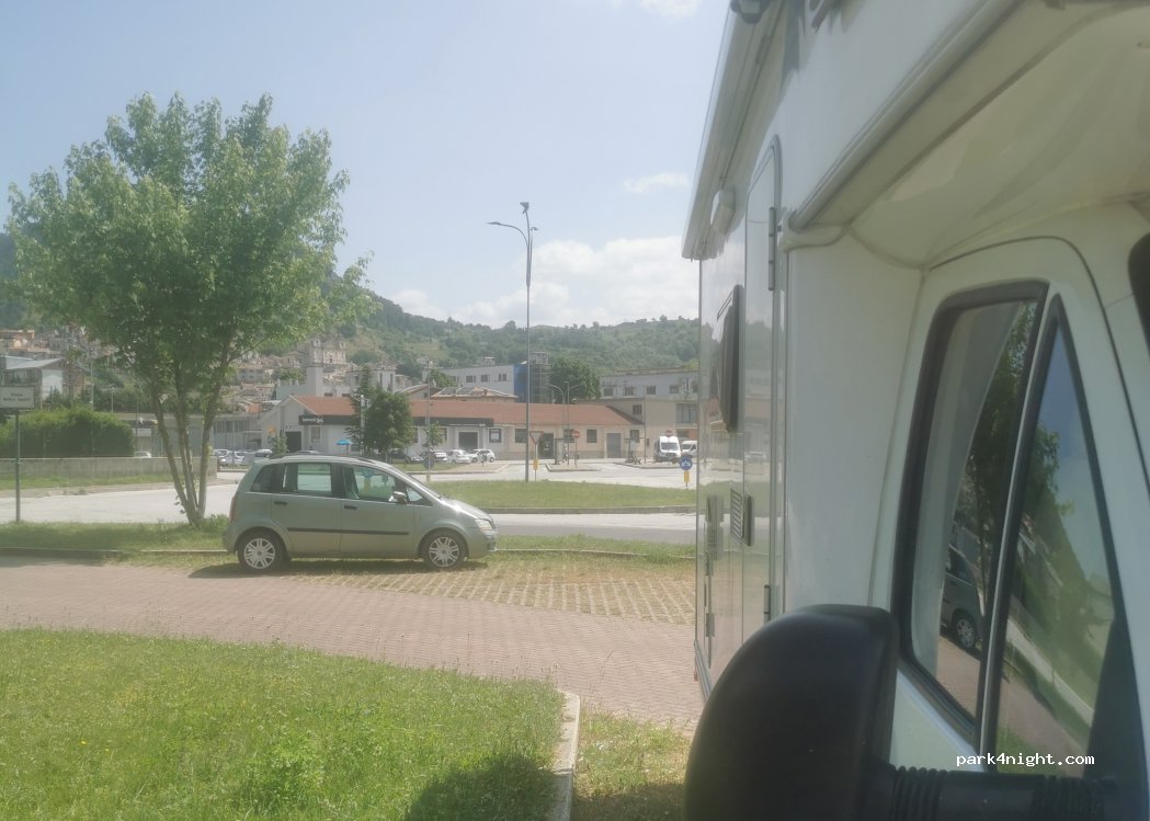 (67031) Castel di Sangro - 148 Strada Statale 17 — foto