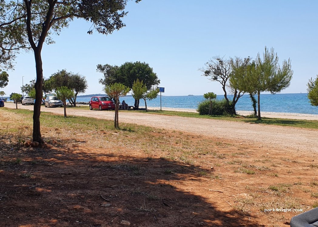 (52215) Peroj - Unnamed Road — foto 3