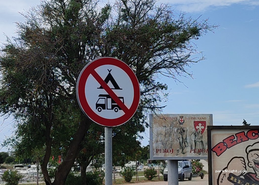 (52215) Peroj - Unnamed Road — foto 4