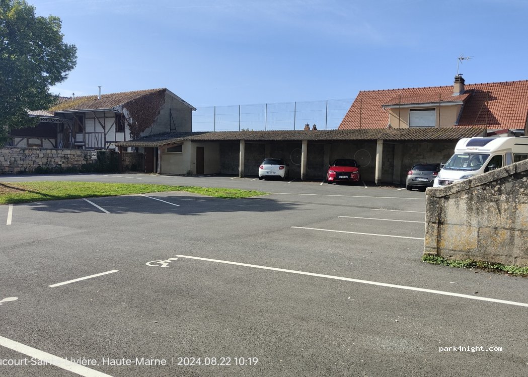 (52290) Éclaron-Braucourt-Sainte-Livière - 13 Rue de Guise — foto 2