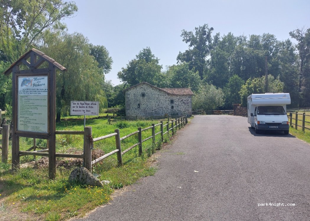 (79130) Azay-sur-Thouet - 1 Le Moulin des Prés — foto