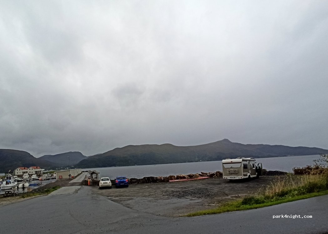 (6084) Larsnes - 13 Grønnevika — foto