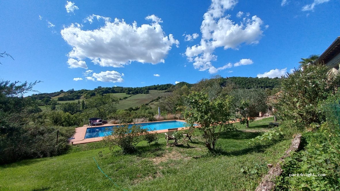Idyllische kleine Wachtelfarm — foto