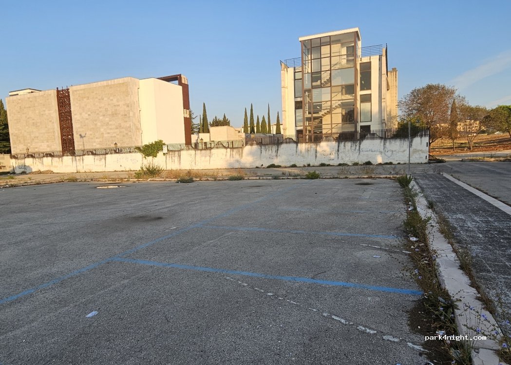(71043) Manfredonia - 21 Via Pola — foto