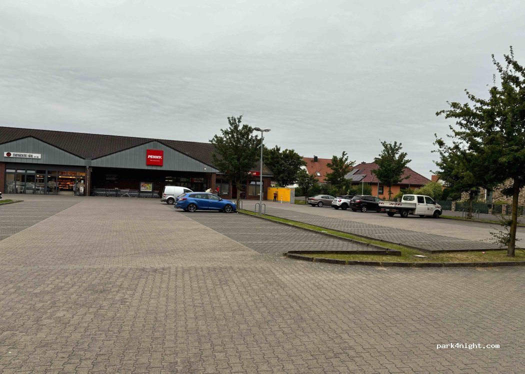 (18439) Stralsund - 35 Karl-Marx-Straße — foto 3