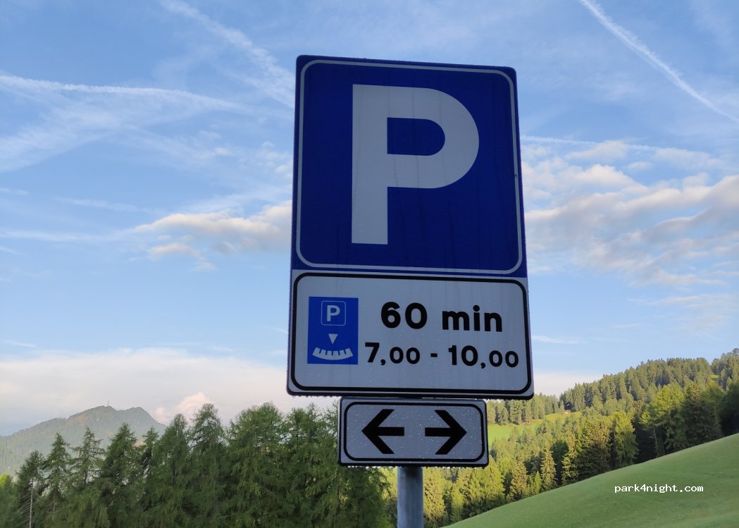 (39047) Santa Cristina Valgardena - Via Plesdinaz — foto