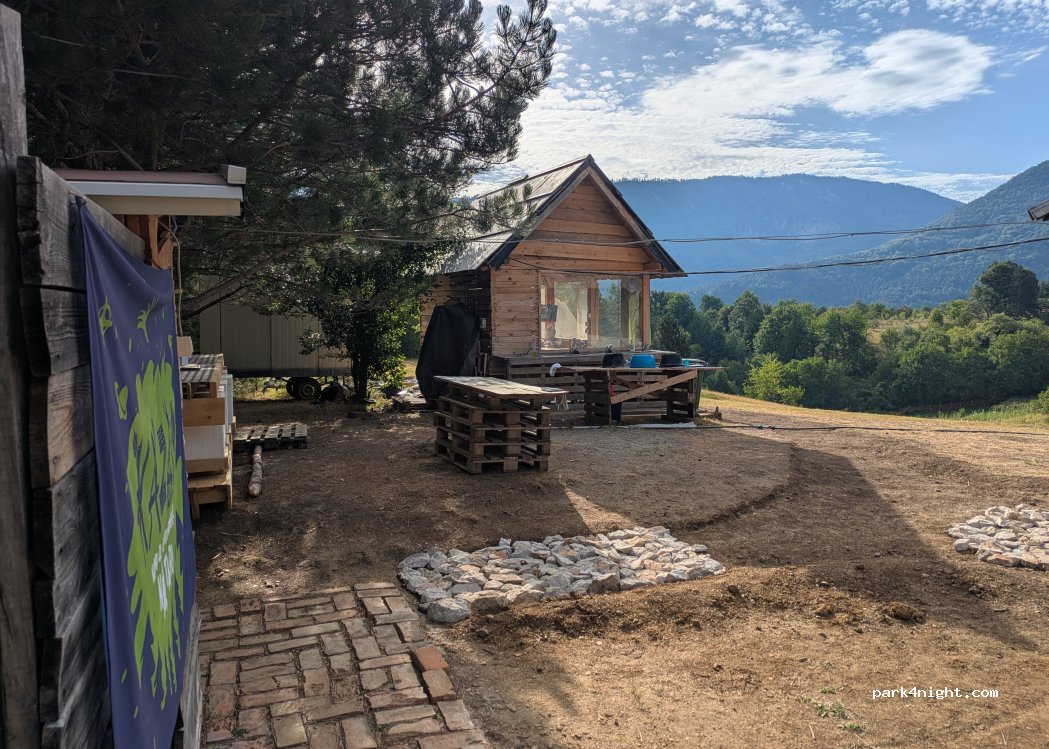 Kamp KAZALO — foto