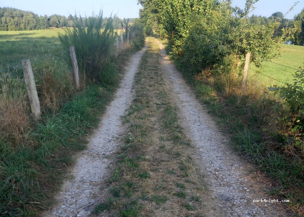 (12460) Saint-Symphorien-de-Thénières - Le Crot — foto