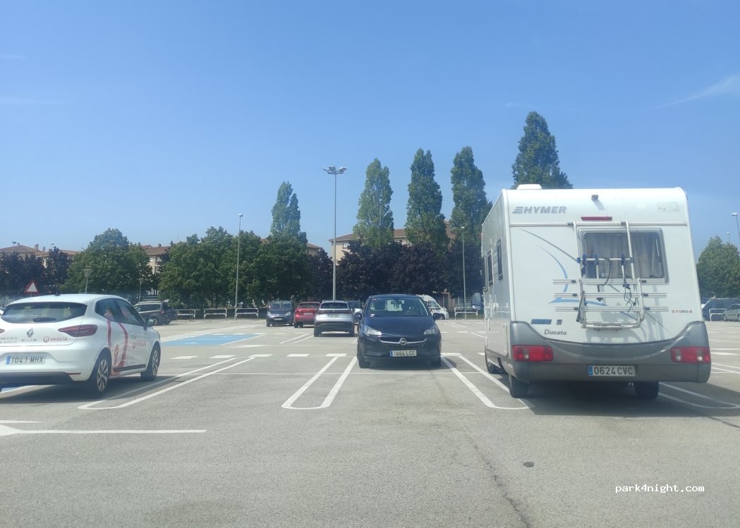 (31012) Pamplona - 2-723 Avenida de Guipúzcoa — foto