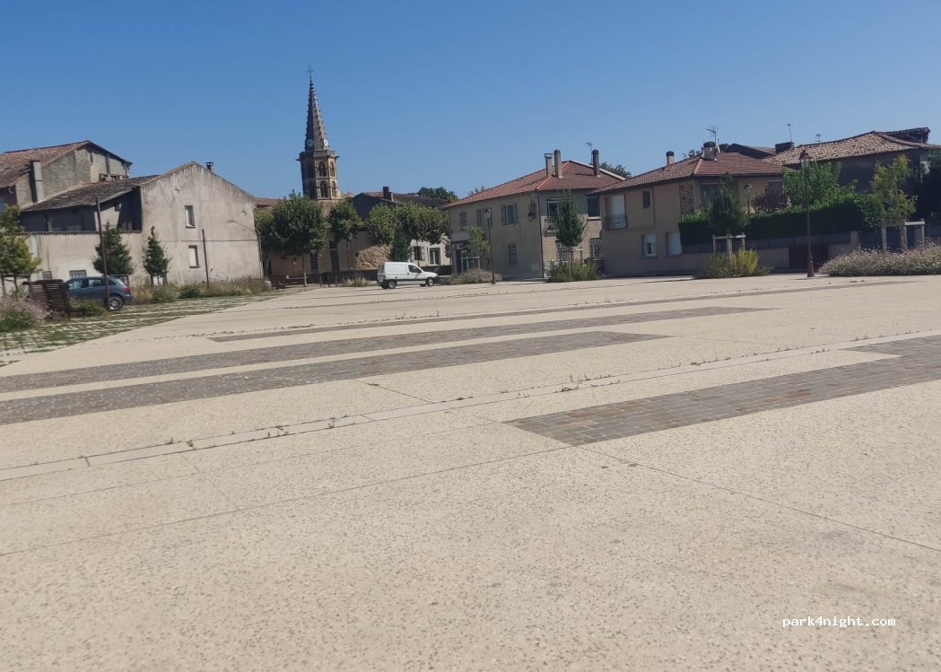 (31220) Martres-Tolosane - 2 Place du Général de Gaulle — foto 2