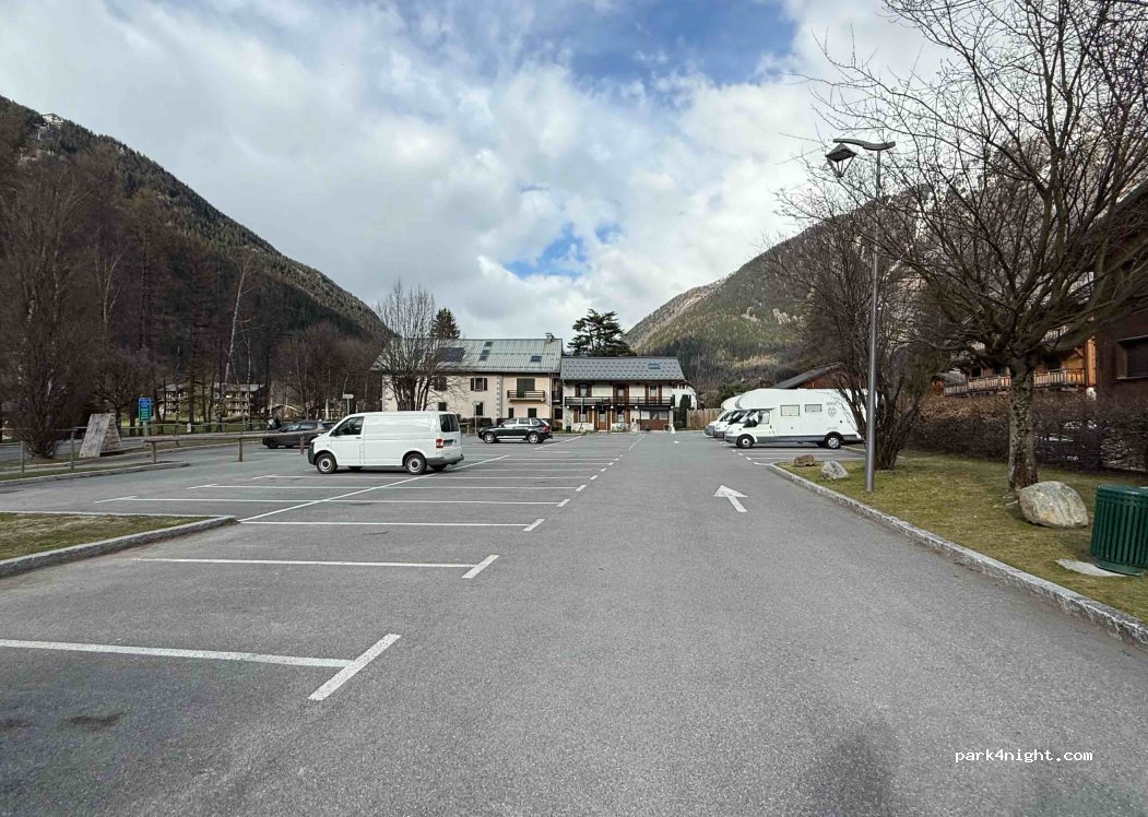(74400) Chamonix-Mont-Blanc - 85 Chemin des Lanchers — foto