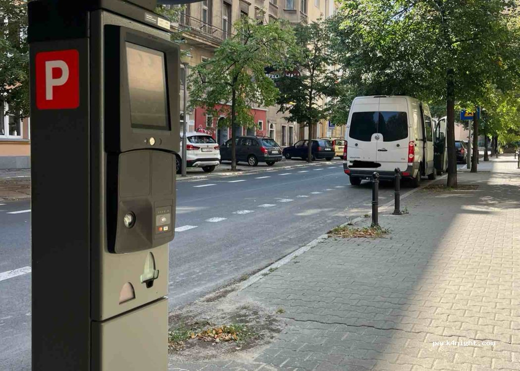 (61-727) Poznań - 3 Działyńskich — foto