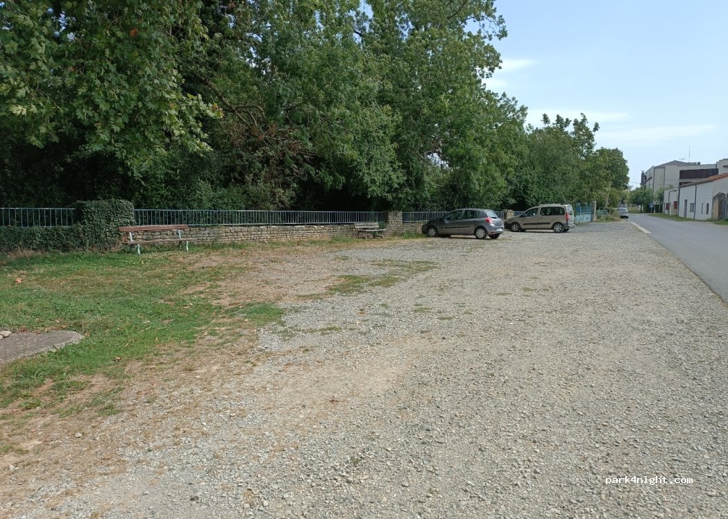 (63260) Aigueperse - 14 Avenue des Résistants — foto 2
