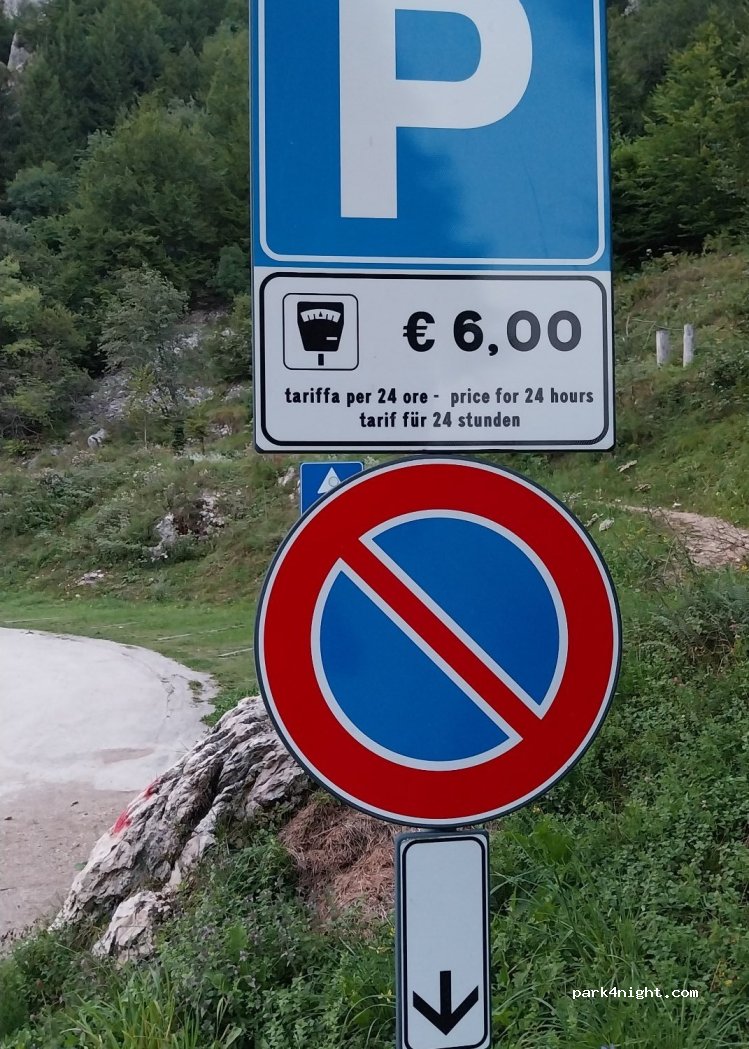 (36030) Valli del Pasubio - Unnamed Road — foto