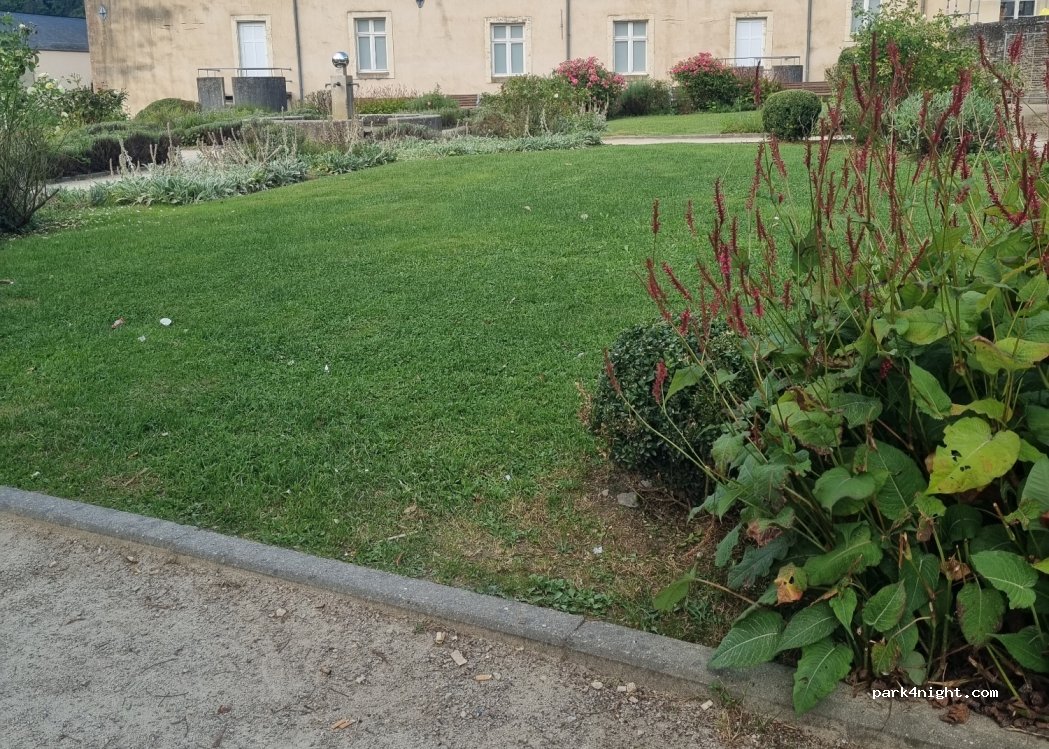 (6830) Bouillon - 32 Rue du Collège — foto