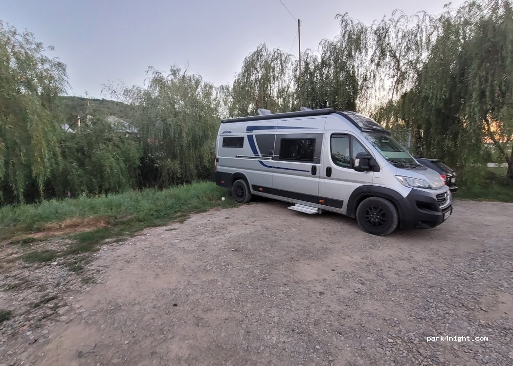 (700313) Iași - 50b Strada Trei Fântâni — foto