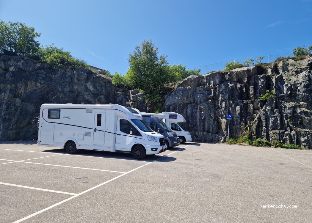 (471 32) Skärhamn - 25 Södra Hamnen — foto