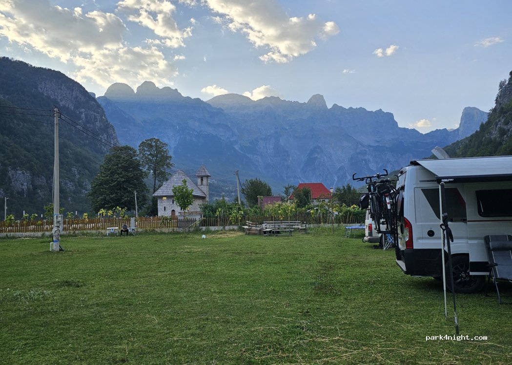 Hotel Restorant Villa Golden - Prrockaj Camping — foto