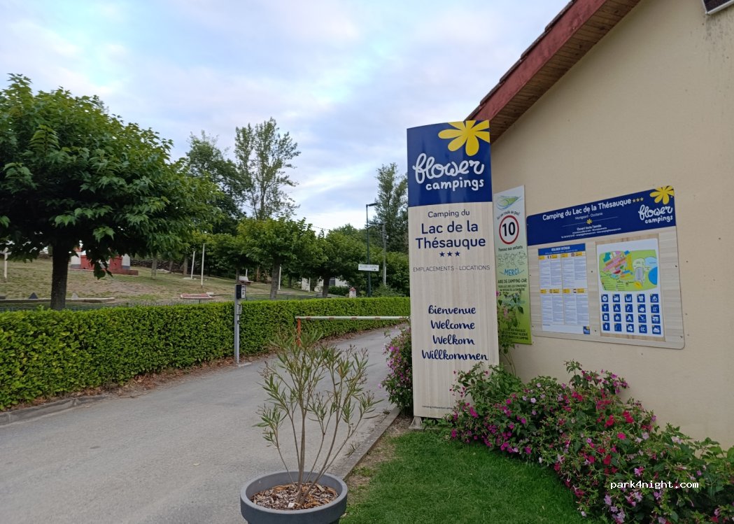 Camping lake Thésauque — foto