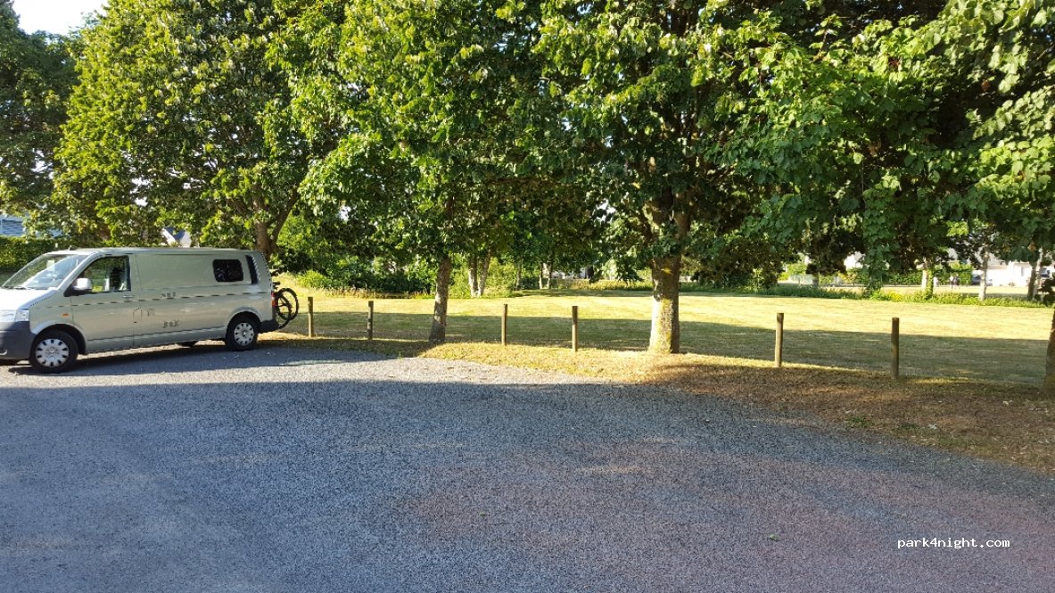 (53200) Ménil - 4 Route de Château Gontier — foto