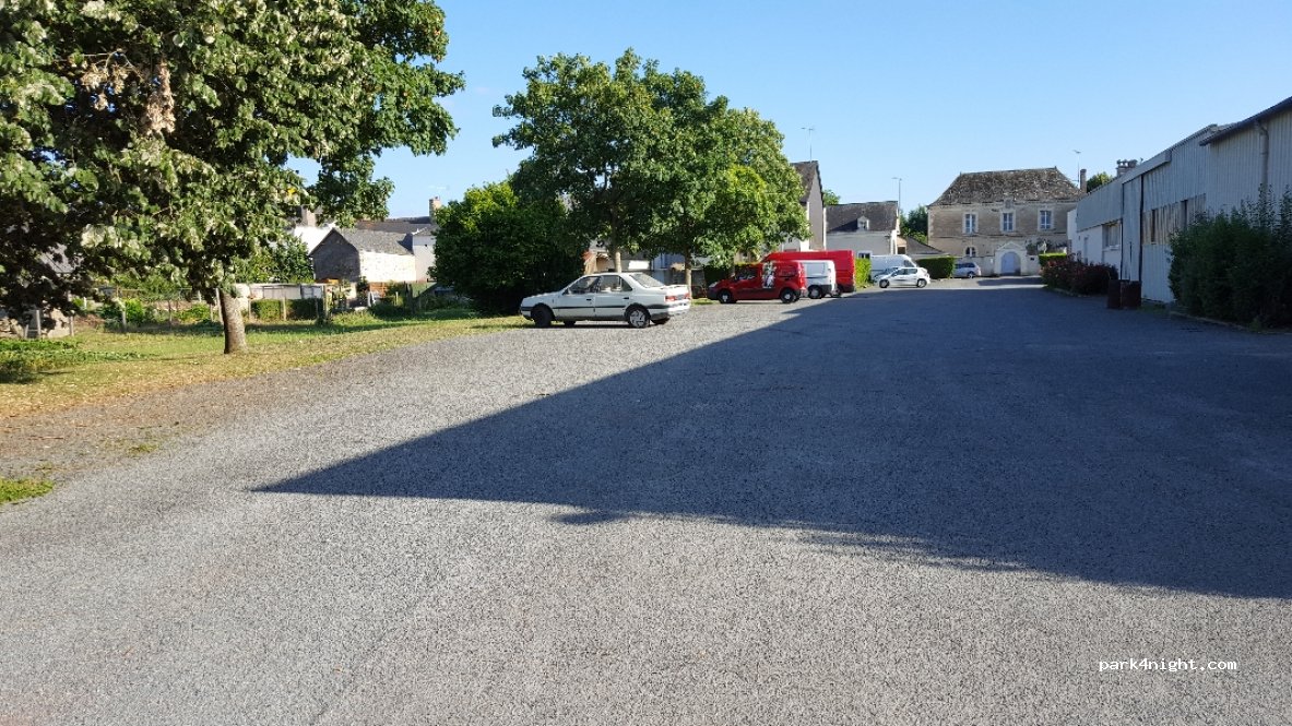 (53200) Ménil - 4 Route de Château Gontier — foto 2