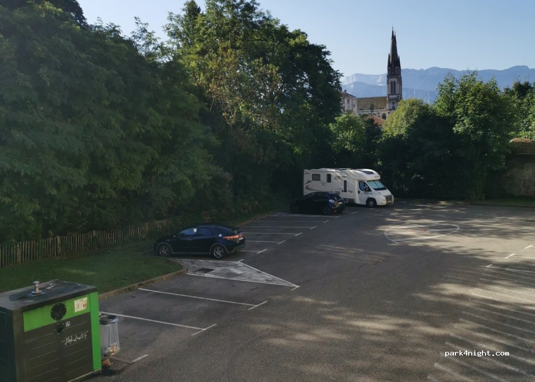 (38500) Voiron - 2 Route des Gorges — foto