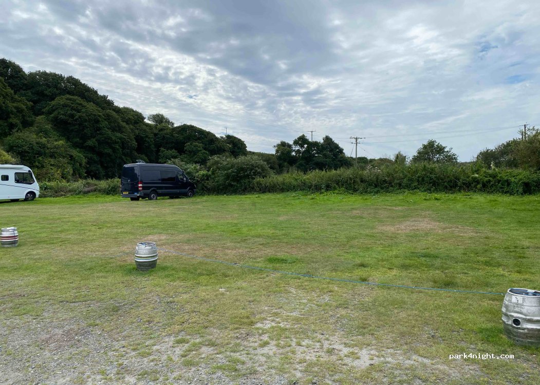 (PL24 2AR) Par - 4 Polmear Hill — foto