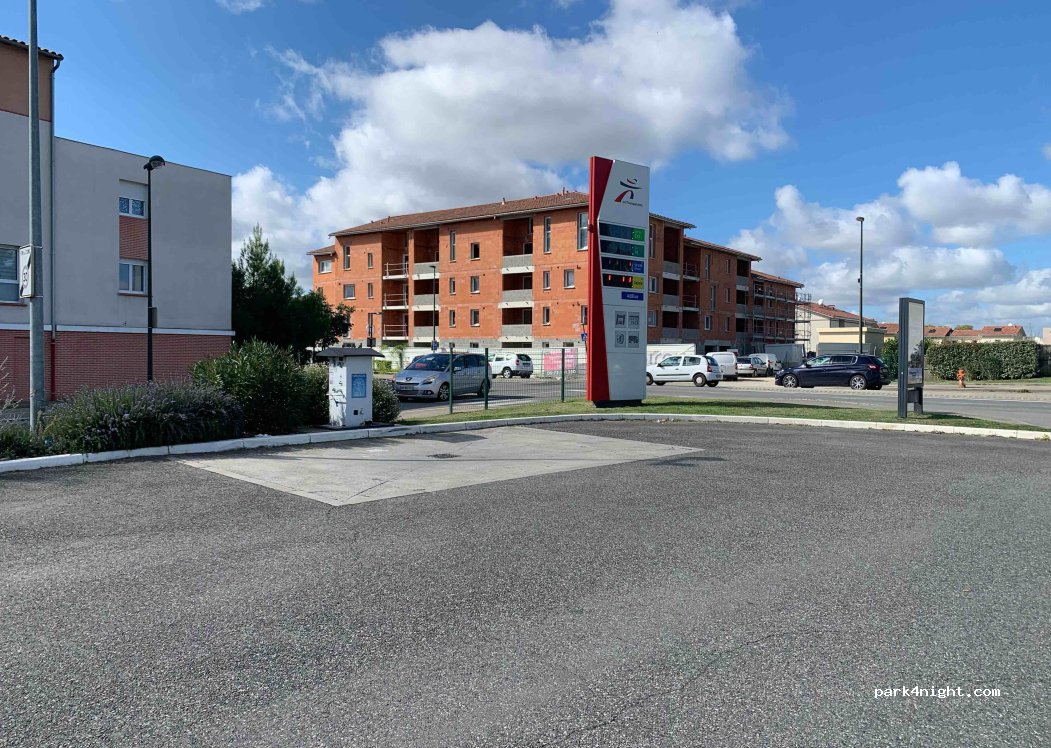 (31860) Labarthe-sur-Lèze - 2 Avenue Pierre et Marie Curie — foto 2
