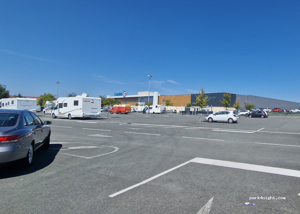 (17800) Pons - 325 Rue de Coudennes — foto
