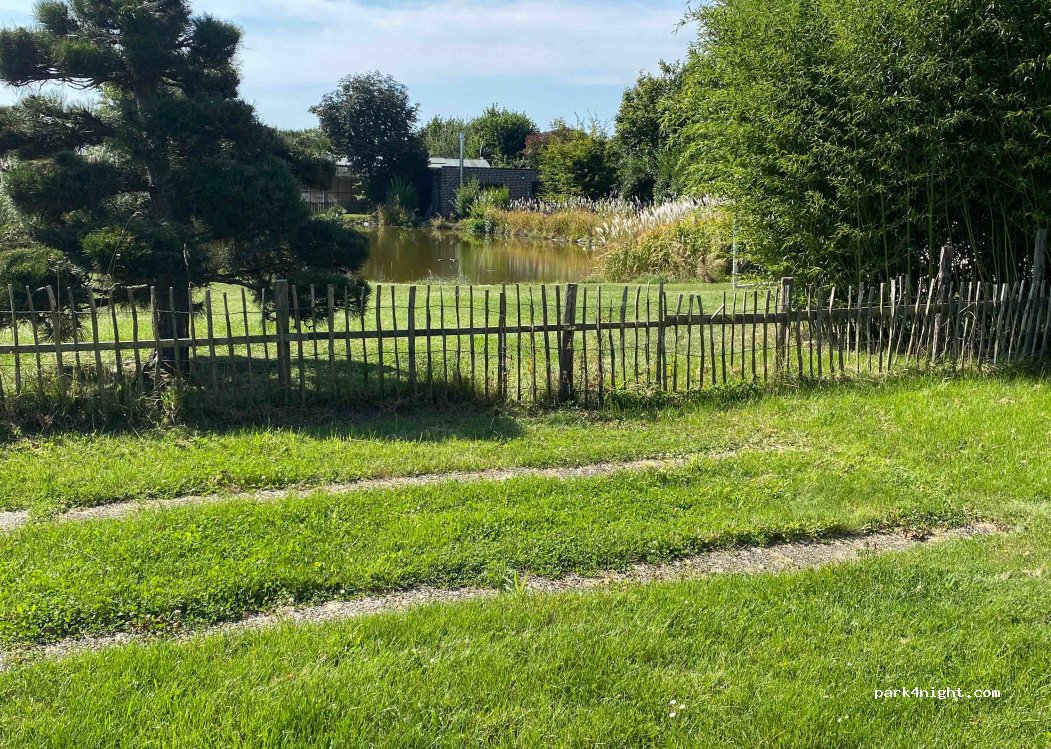 Schöner Stellplatz am kleinen See — foto 3