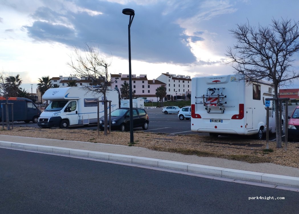 (66420) Le Barcarès - Avenue de l'Île de la Coudalère — foto 2
