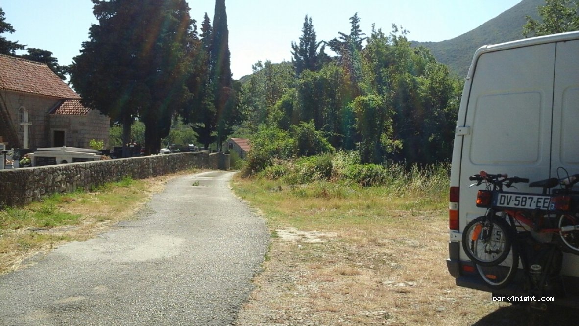 (21208) Kučiće - Unnamed Road — foto
