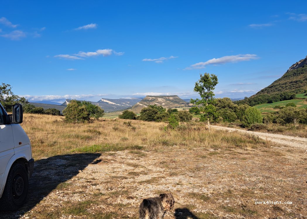 (09568) Villamartín de Sotoscueva - — foto 2