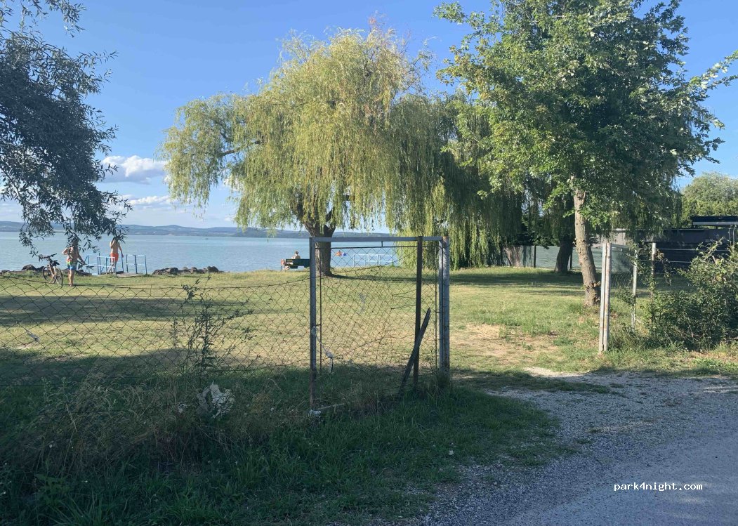 (8624) Balatonszárszó - 79 Jókai Mór utca — foto