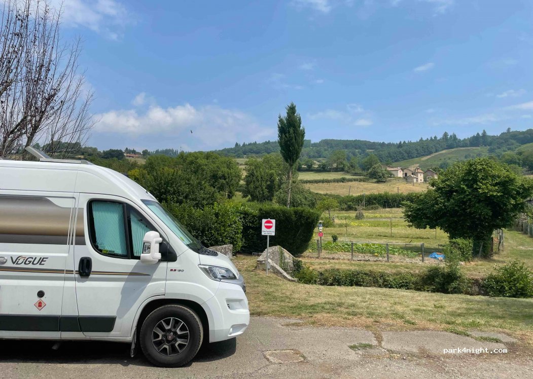 (69860) Ouroux - Le Village — foto