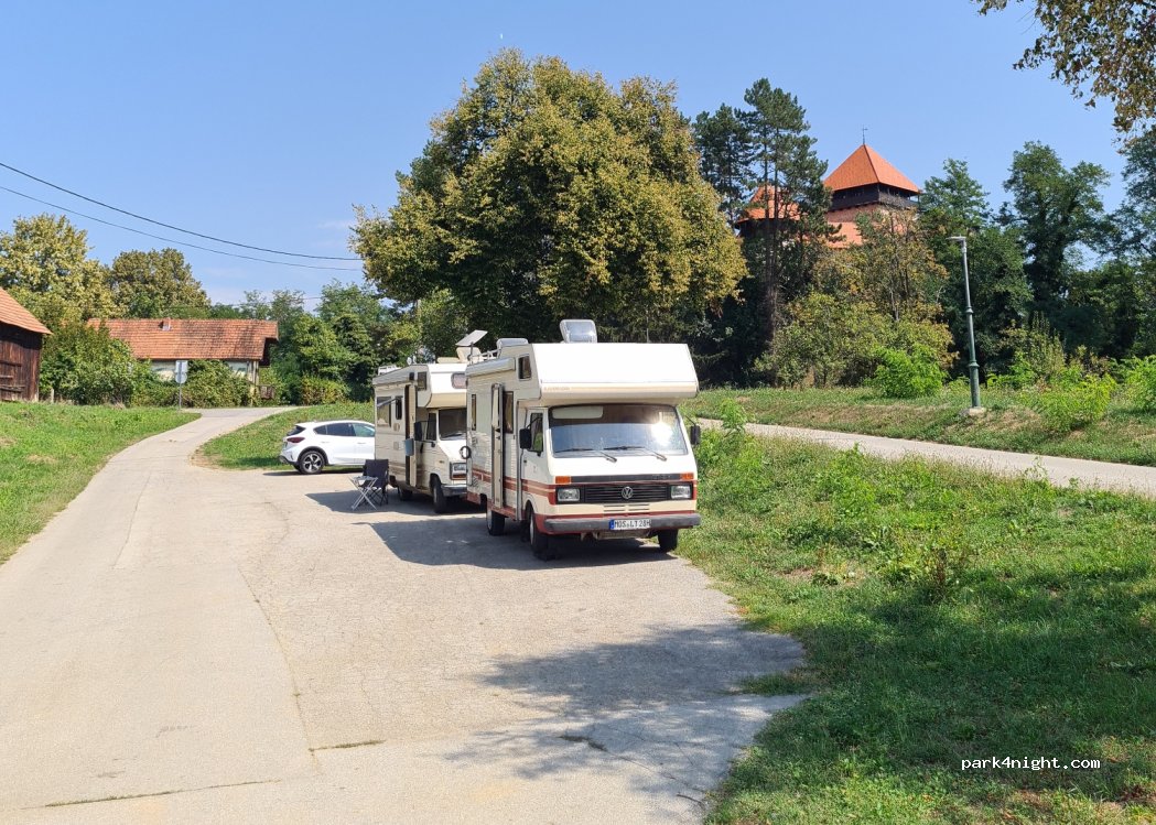 (47000) Karlovac - 2 Zagrad-Gaj ulica — foto