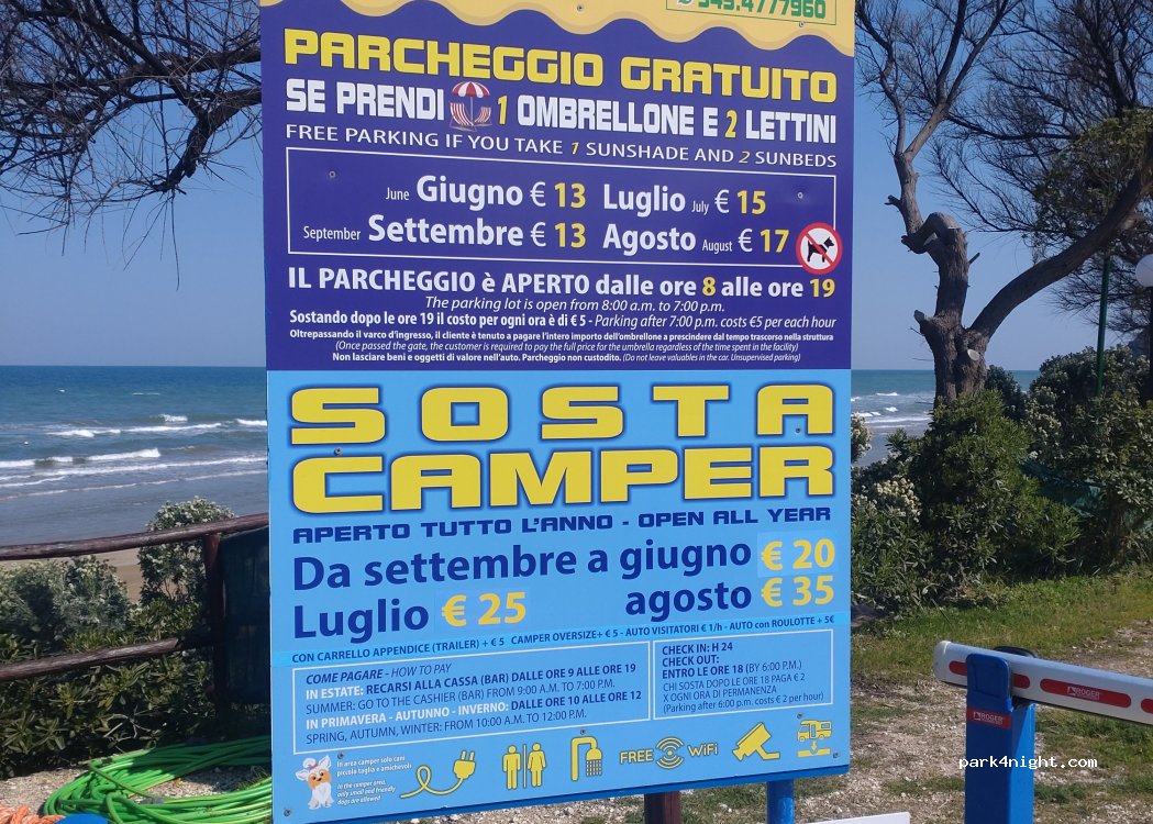 Sosta Camper Baia di Peschici — foto 4