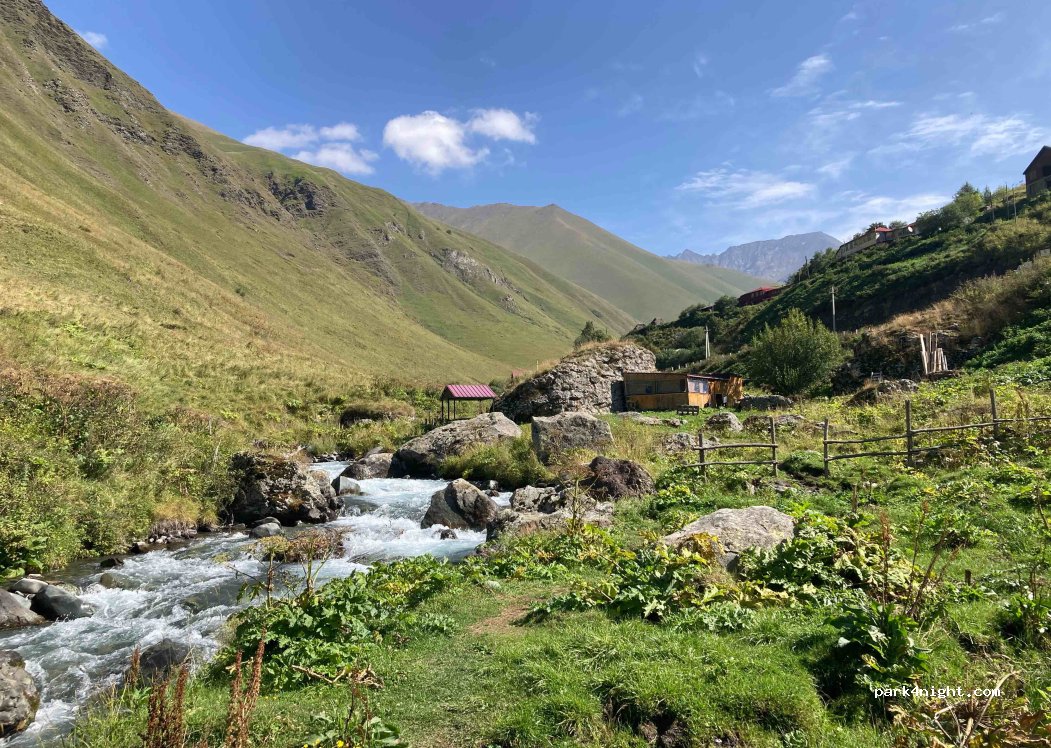 (4704) Juta - Juta - Mountain Chaukhebi Road — foto