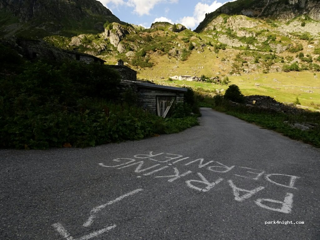 (73640) Sainte-Foy-Tarentaise - Unnamed Road — foto