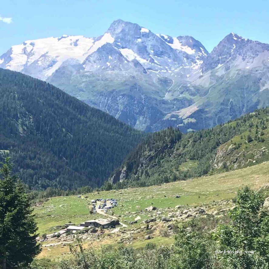 (73640) Sainte-Foy-Tarentaise - Unnamed Road — foto 2