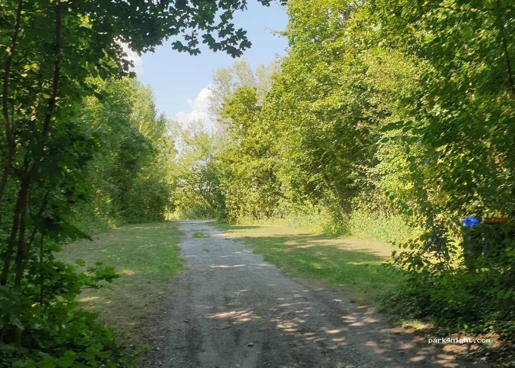 (2460) Gemeinde Bruck an der Leitha - Parkbadstraße — foto
