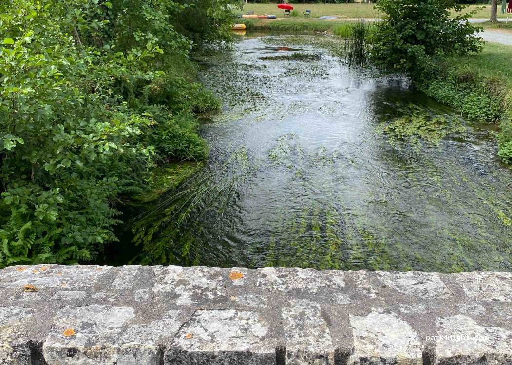 Aire-Naturelle de Camping du val de Dronne — foto 2