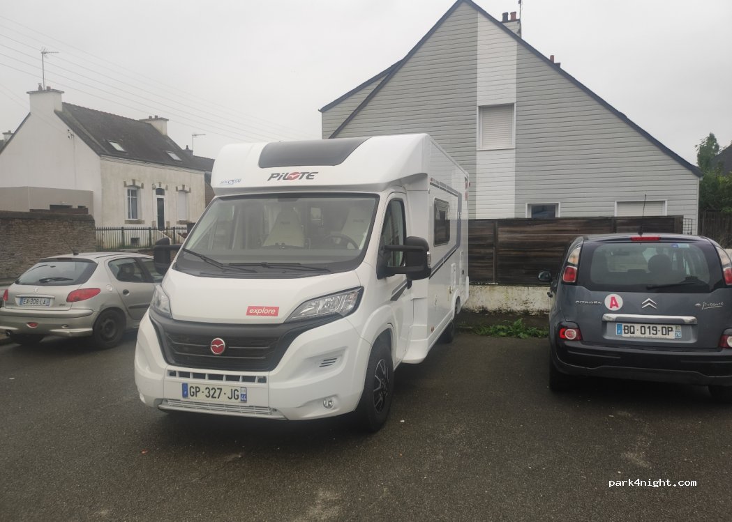 (56000) Vannes - 8 Place de Mons — foto 2