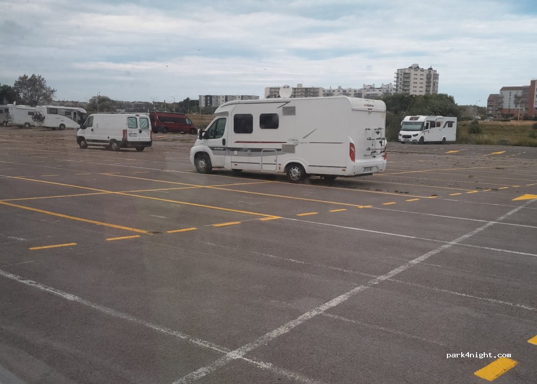 (62100) Calais - 320 Boulevard du 8 Mai — foto