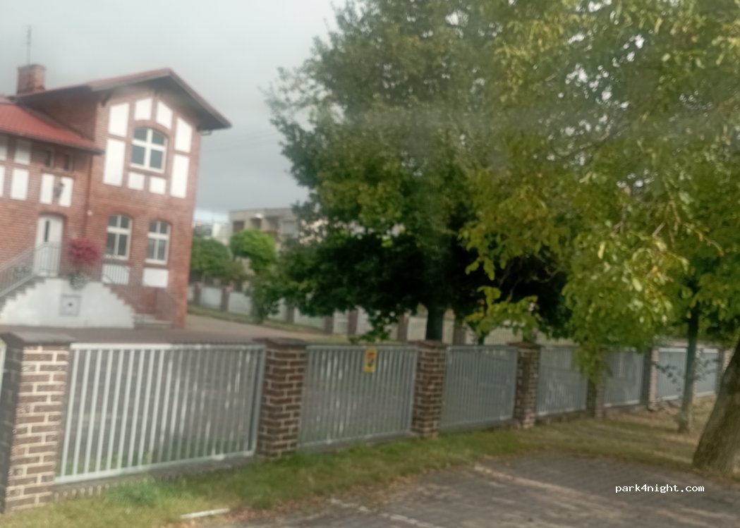(62-035) Kórnik - 83 Poznańska — foto